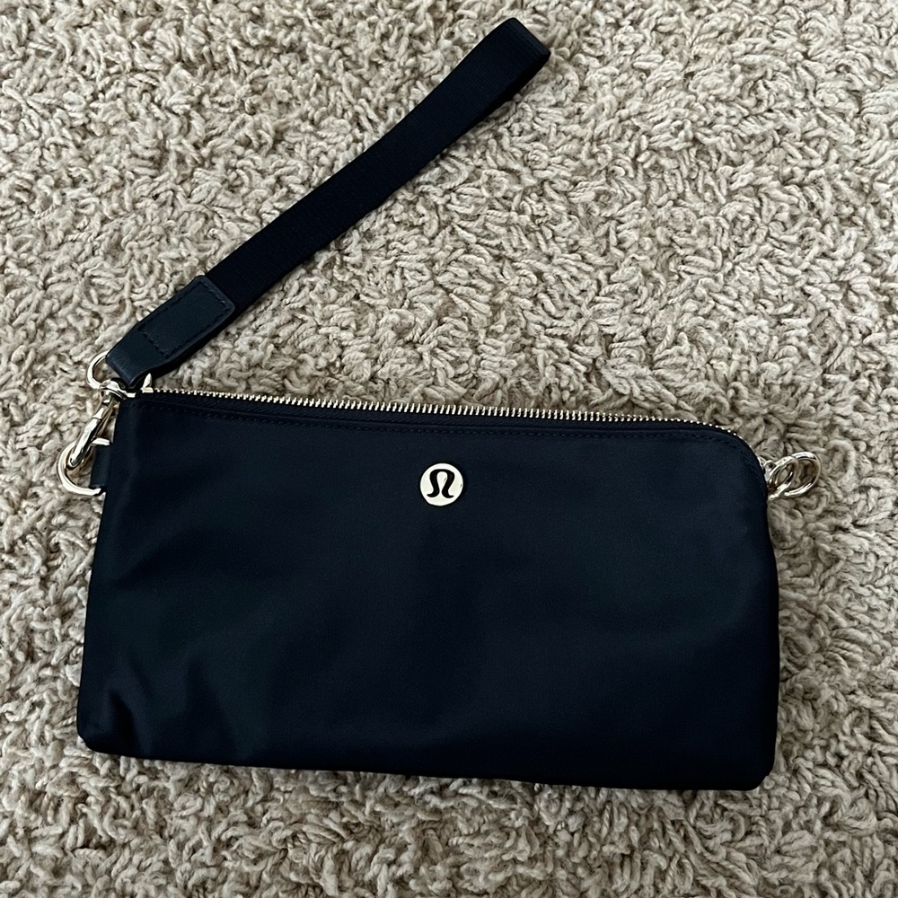 Lululemon Curved wristlet